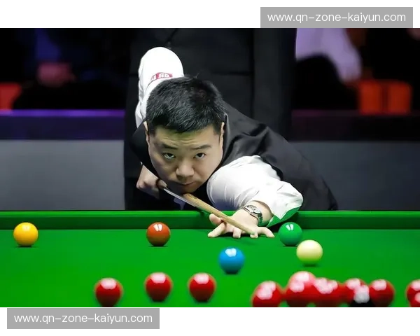 巅峰对决：丁俊晖vs马克，在那张绿呢台桌上的宿命与荣光